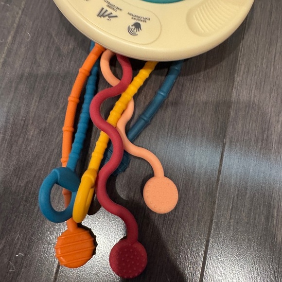 NWOT Multicolor Learning Toy for Sensory Play for Toddlers and Babies-Fine Motor - Picture 3 of 5